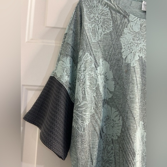 Carolyn’s Artwear Elegant Floral Women's Blouse in Gray and Green Size OS - Picture 5 of 5
